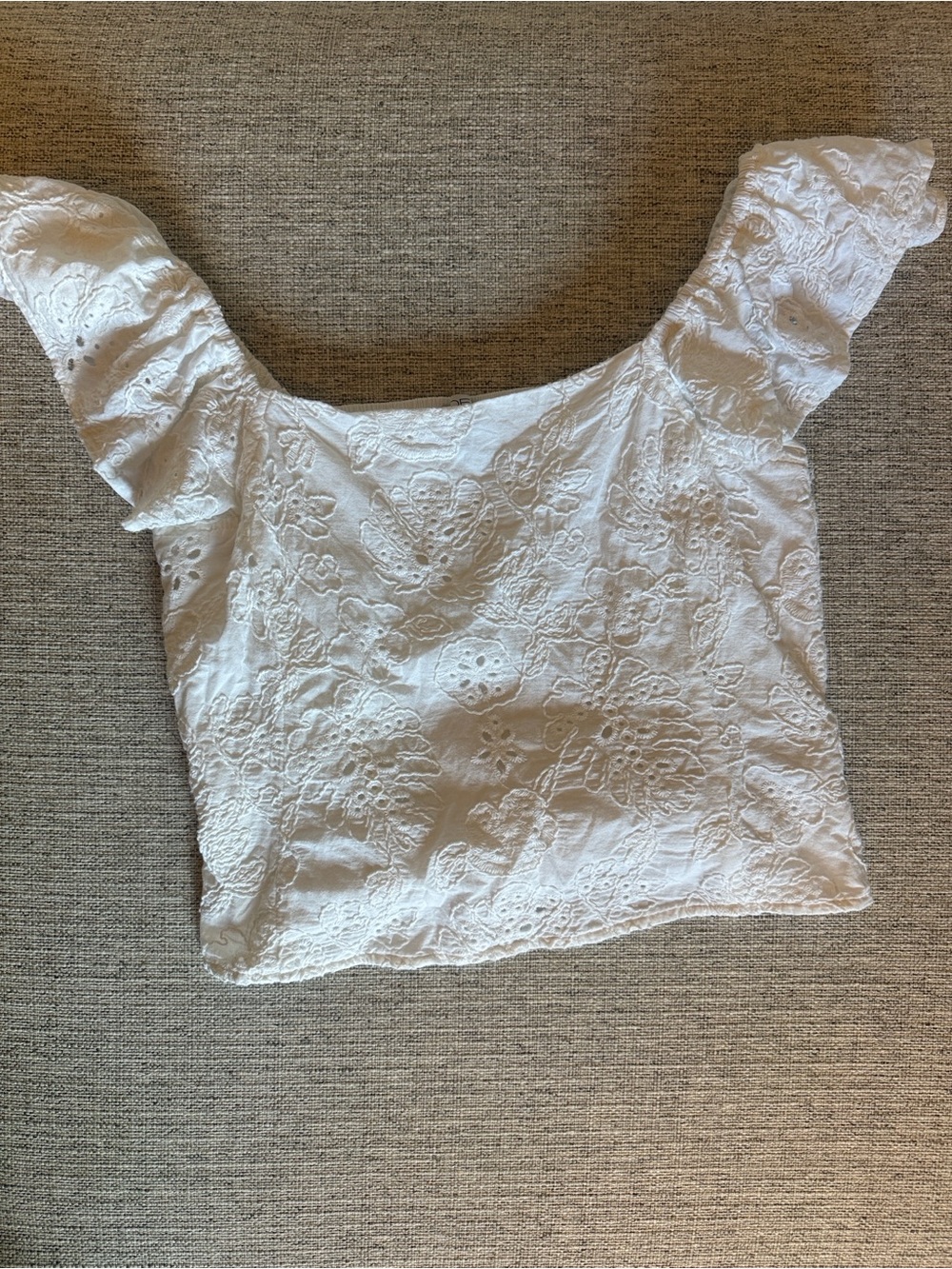 sofia by sofia vergara White Eyelet Ruffle-Sleeve Crop Top